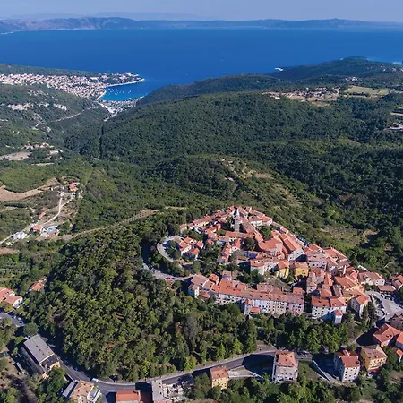 Awesome In Sveti Lovrec Labinski *