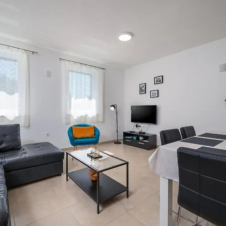 Awesome In Sveti Lovrec Labinski Holiday home Diminici