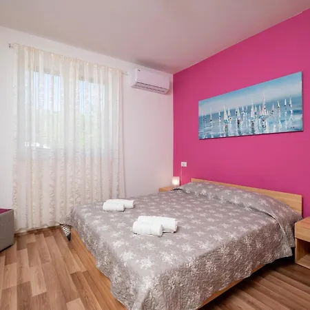 Дом отдыха Awesome In Sveti Lovrec Labinski