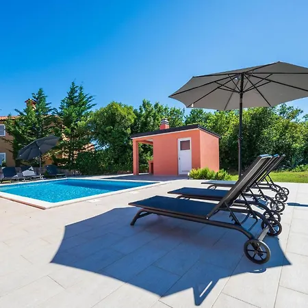 Awesome In Sveti Lovrec Labinski Holiday home *
