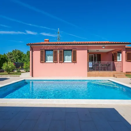 Awesome In Sveti Lovrec Labinski